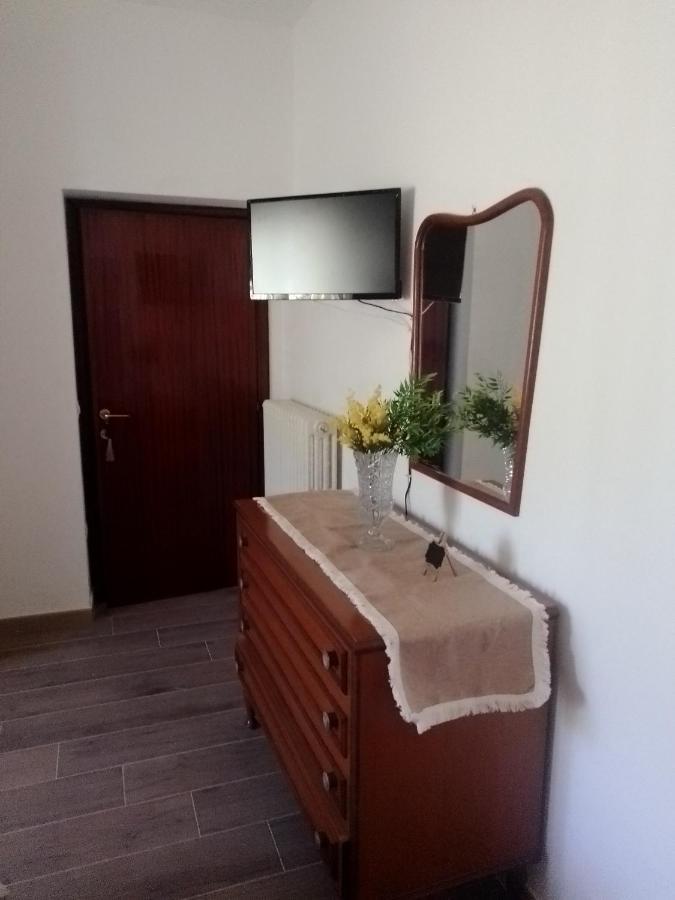 Casa Carducci Affittacamere Monteleto Buitenkant foto